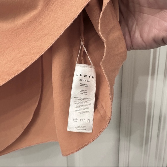 Lunya Peach Washable Silk Tulip Back Tank & Shorts Pajama Set, Small - Picture 6 of 12